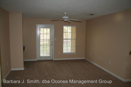 Building Photo - 107 Oak Grove Ln