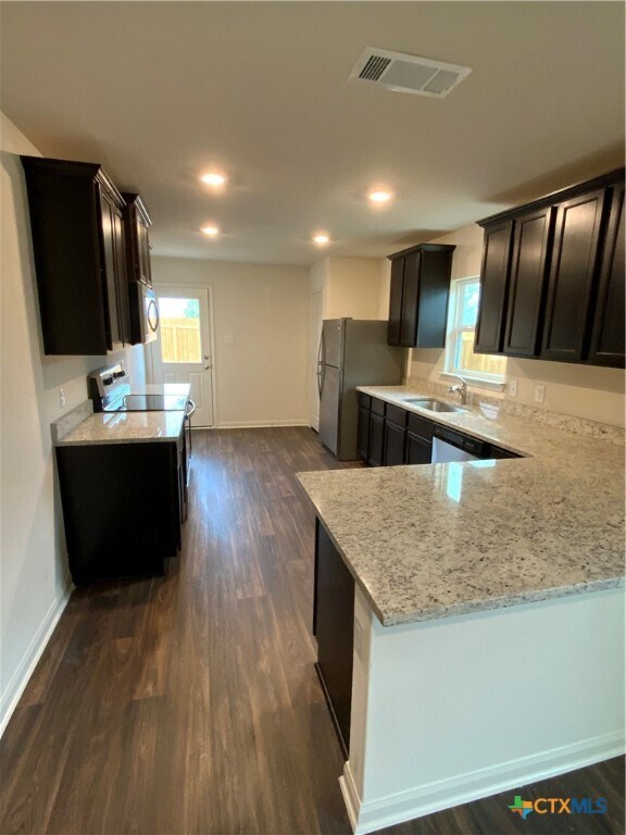 Foto del edificio - 208 Allington Cir