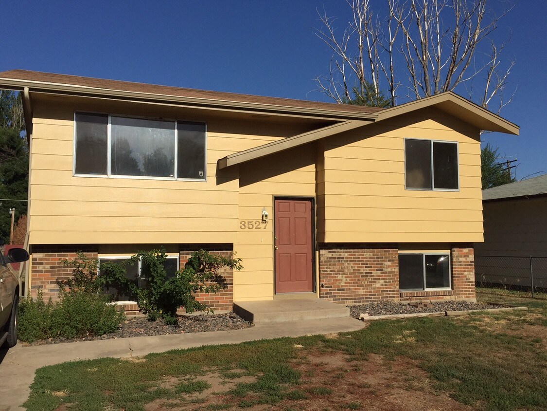 Foto principal - 3527 Pueblo St