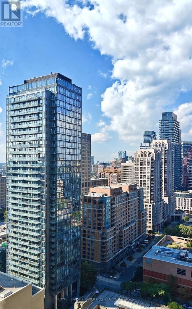 Building Photo - 25 Grenville St