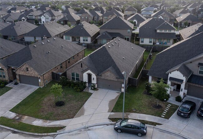 Foto del edificio - 5410 Wildbrush Dr