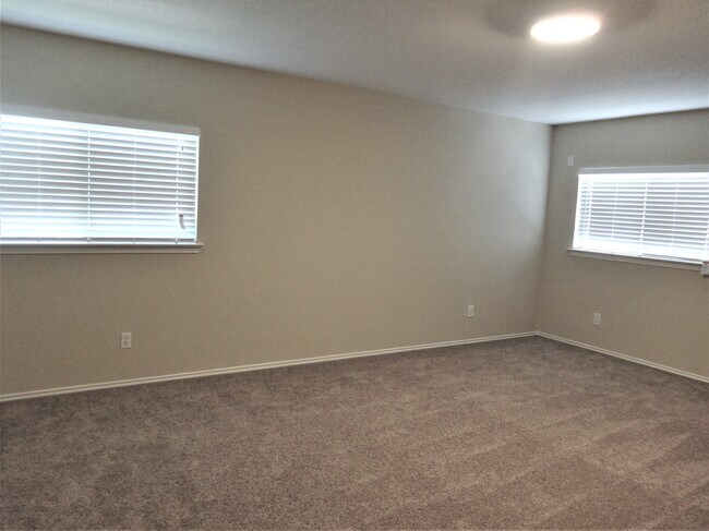 Building Photo - 10543 Manor Creek