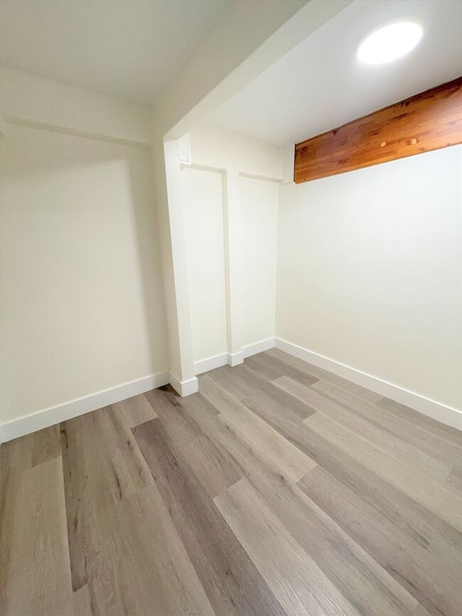 Building Photo - 3036 Monsarrat Ave