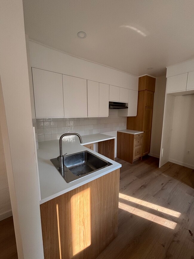 Photo du bâtiment - 5676 Rue Waverly