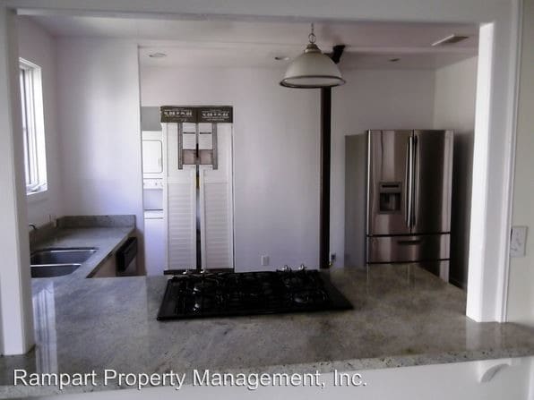 Building Photo - 1208-1210 Poinsettia Dr