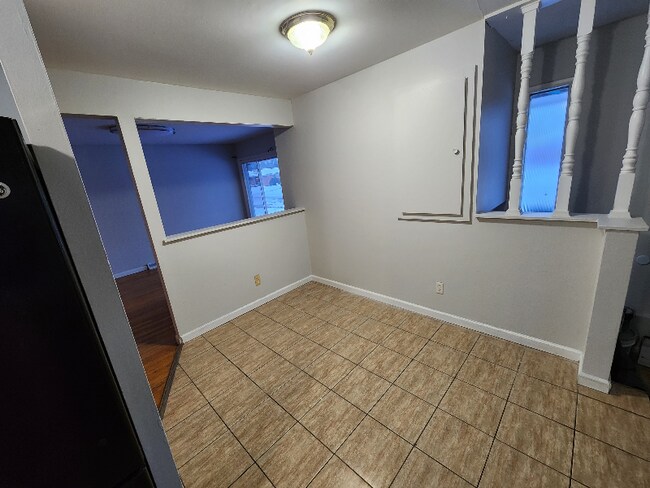 Building Photo - 6563 Colonial St