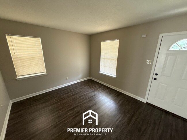 Photo - 3BR/2BA Memphis Rental with Hardwood Floors & Tile Galley Kitchen House