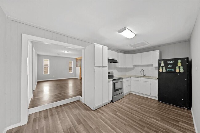 Foto del edificio - 706 W 12th St