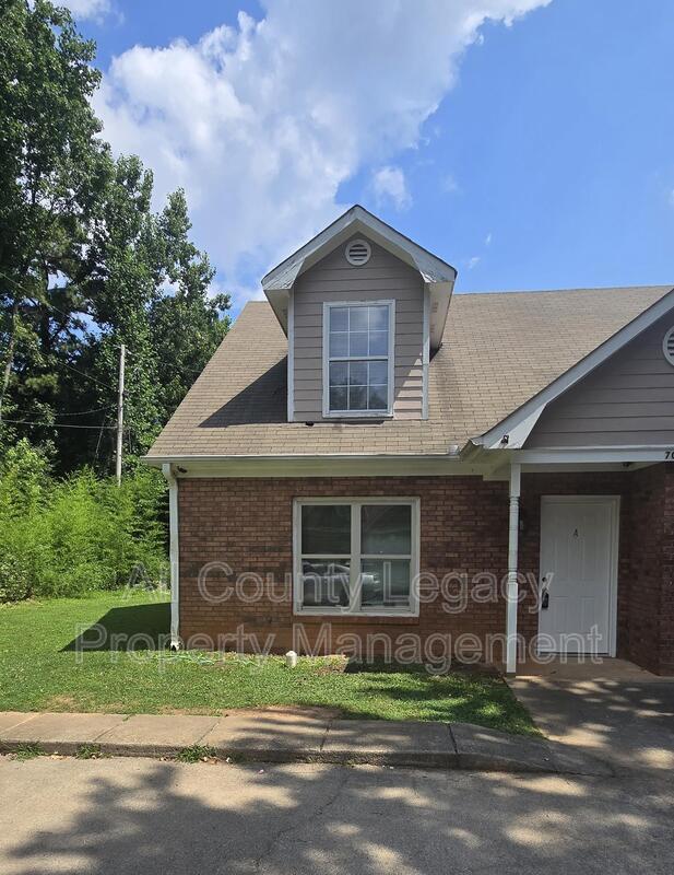 Building Photo - 700 Rosehip Ln