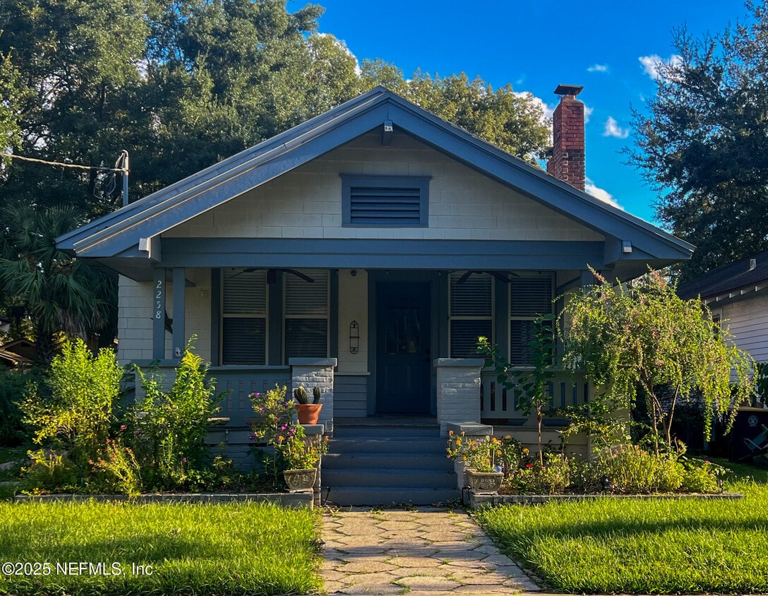 Foto principal - 2258 Ernest St