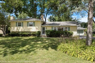 Building Photo - 541 Cypress Dr