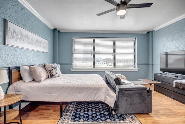 Photo - 311 W Ashley St Townhome