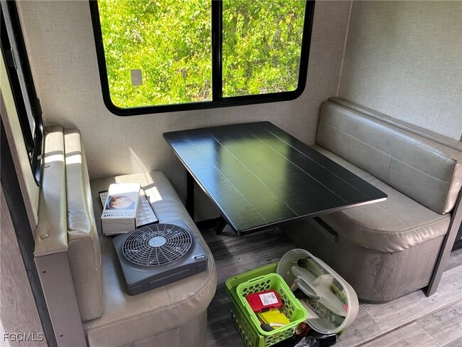 Building Photo - 380 Mahogany Ct