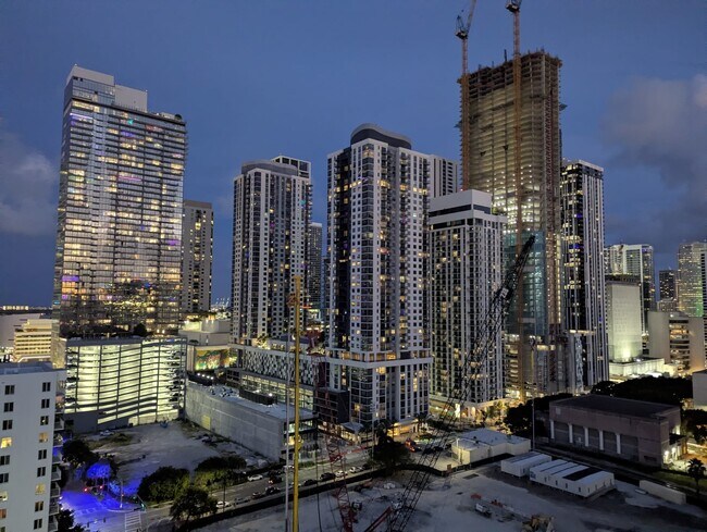 Building Photo - 850 N Miami Ave