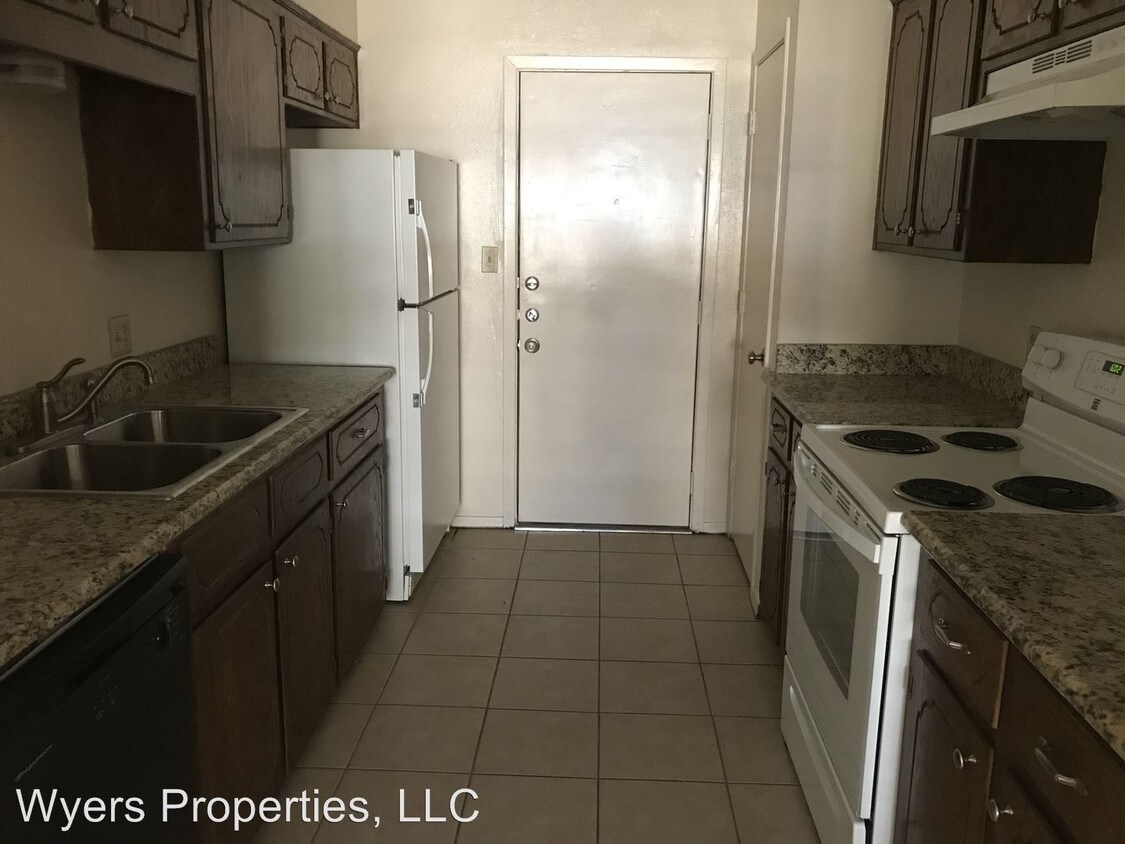 Primary Photo - 2 br, 1.5 bath Apartment - 101B Bass