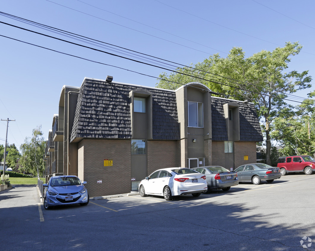 Building Photo - The Monterrey Apartments