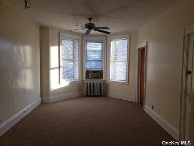 Foto del edificio - 60-19 Menahan St