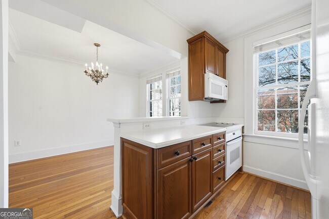 Foto del edificio - 2814 Peachtree Rd NW