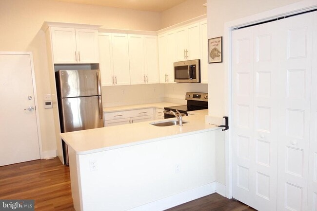 Building Photo - 210 S Mill Rd