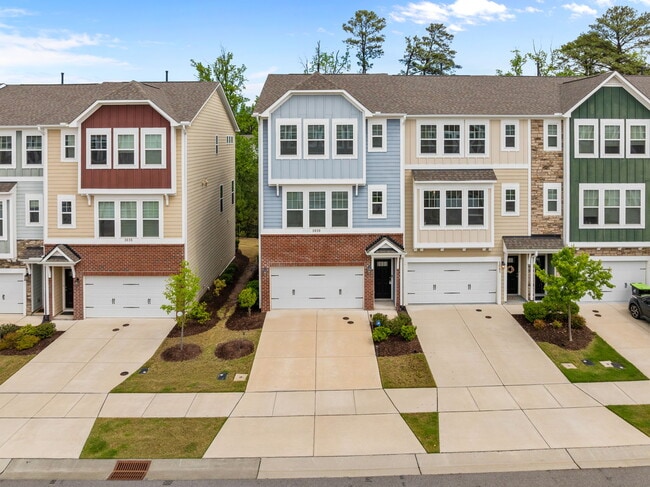 Building Photo - 1039 Commack Dr