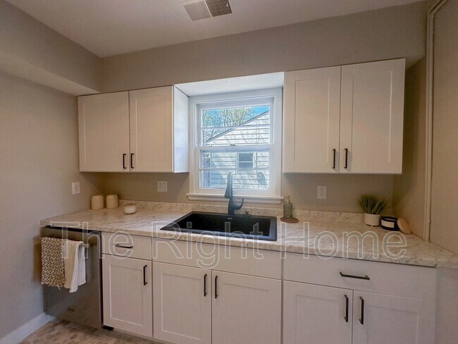 Foto del edificio - 2810 S Crawford St
