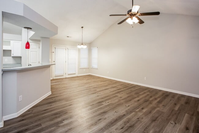 Building Photo - 5832 Mahogany Pl SW