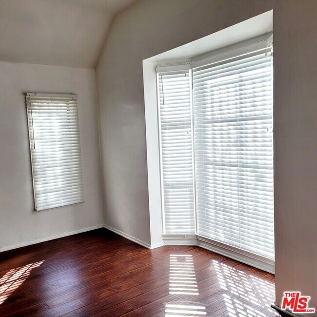 Foto del edificio - 3760 Wellington Rd