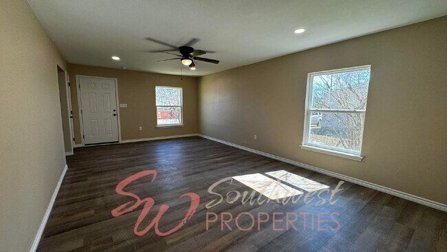 Building Photo - Newly Renovated 3 Bed / 2 Bath – Just 1 Mile from Tarleton!
