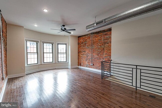 Building Photo - 2061 South St