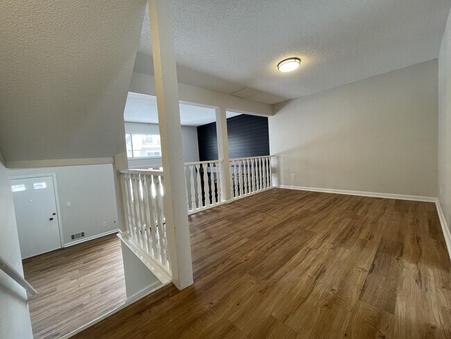 Foto del edificio - 7411 W Franklin Ave