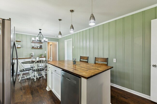 Foto del edificio - Excellent 3 Bedroom 2 Bath Home Minutes fr...