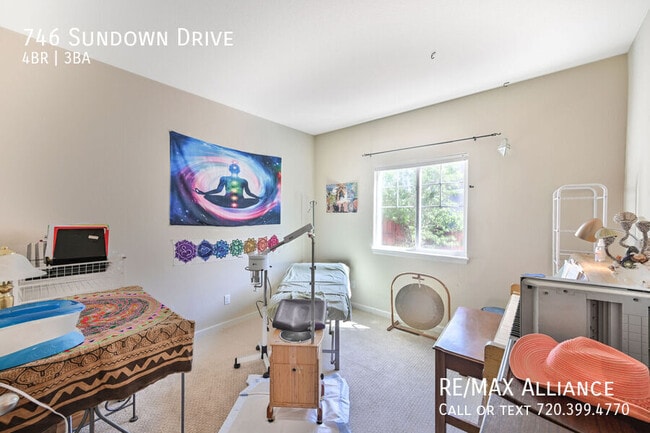 Building Photo - 746 Sundown Dr