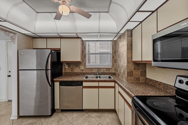 Foto del edificio - 719 Lori Dr