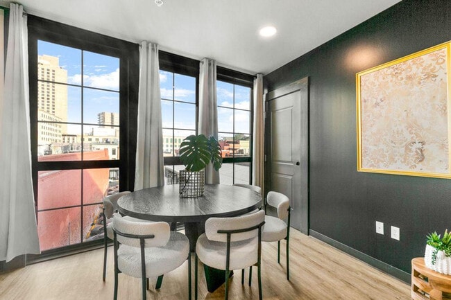 Foto del edificio - 611 Commerce St