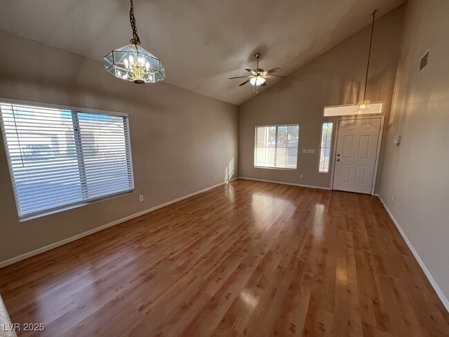 Foto del edificio - 756 Gritty Garnet Ave