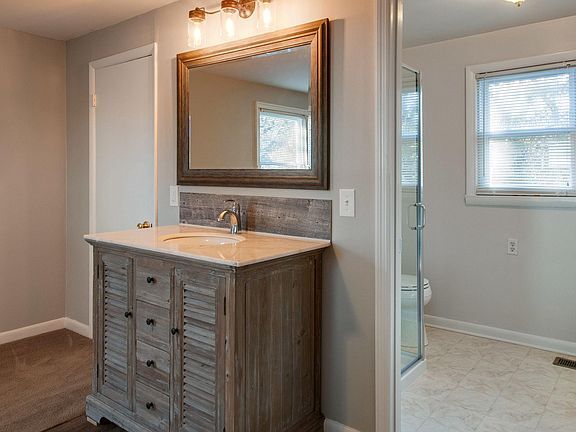 Building Photo - 565 Croley Dr