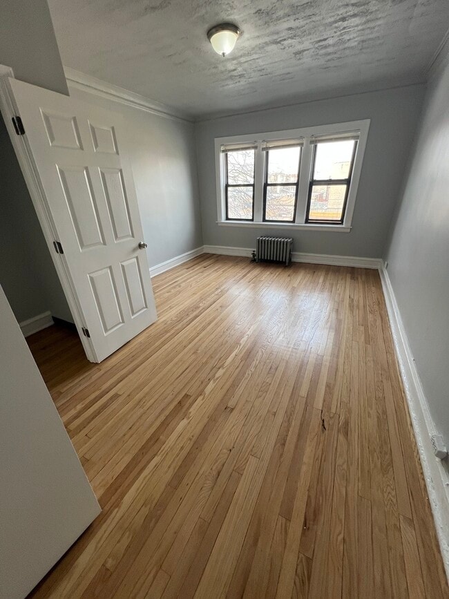 Building Photo - 1441 W 93rd St