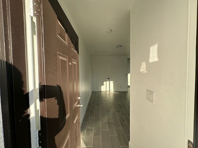 Building Photo - !!FONTANA STUDIO!! 16430 Unit B Hawthorne ...