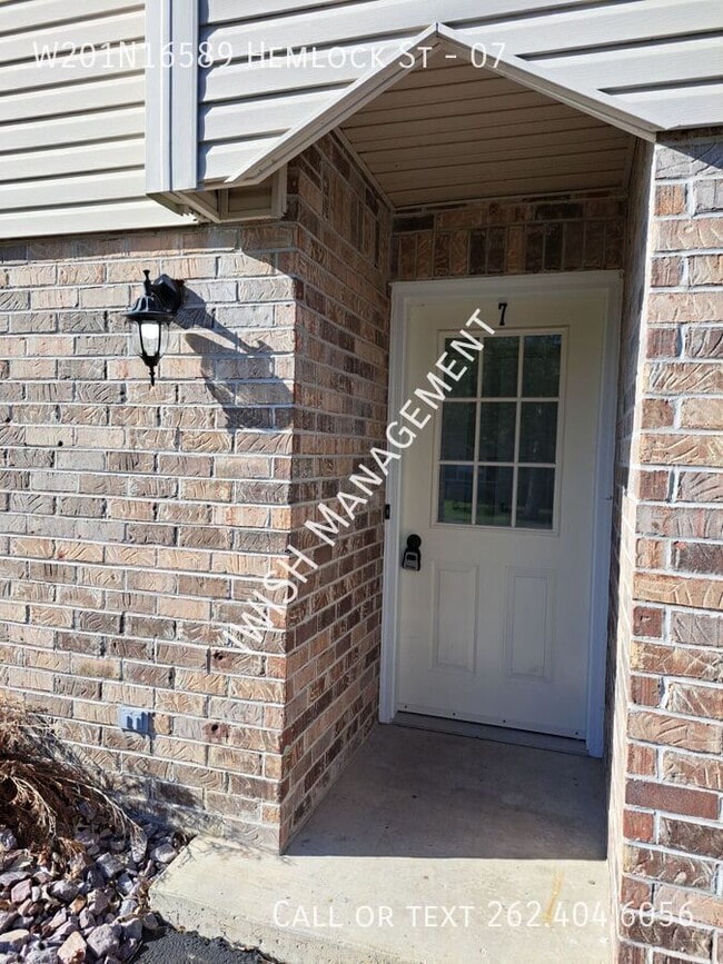 Foto del edificio - W201N16589 Hemlock St