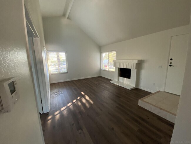 Building Photo - 10822 Esmeraldas Dr