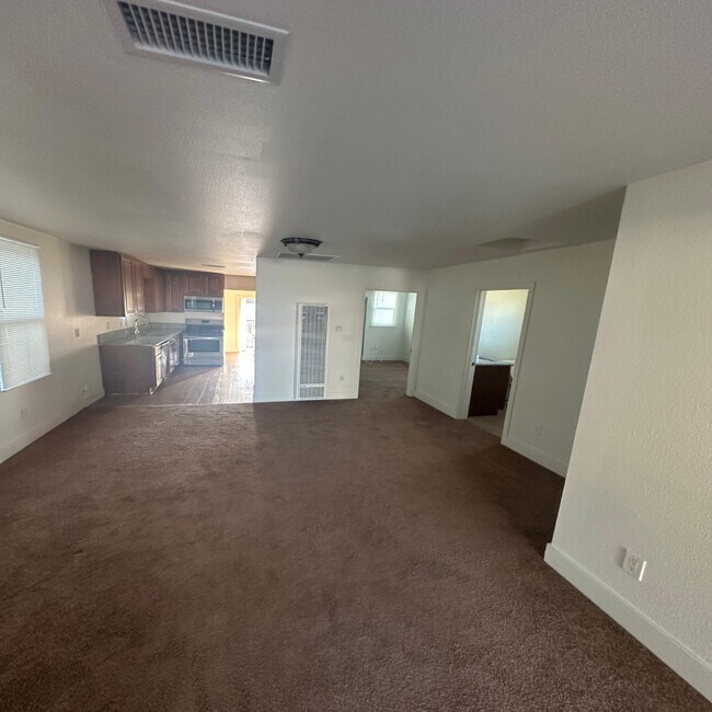 Foto del edificio - 730 S 46th St