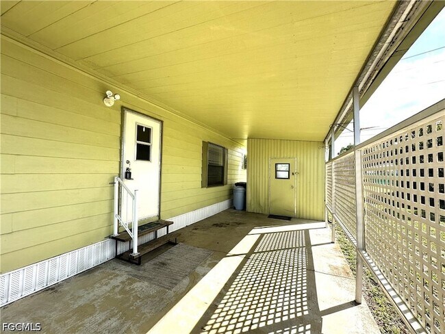 Foto del edificio - 280 Flame Ln