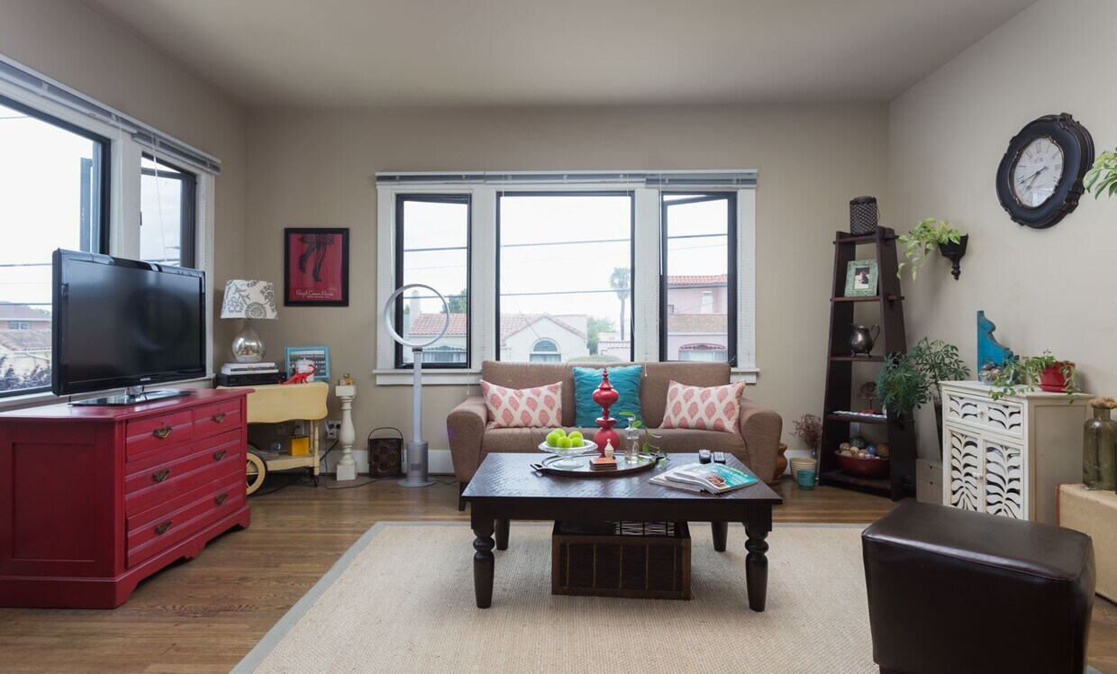 Foto principal - 5208 Fleming Ave