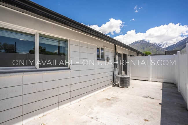 Building Photo - 425 S 600 W