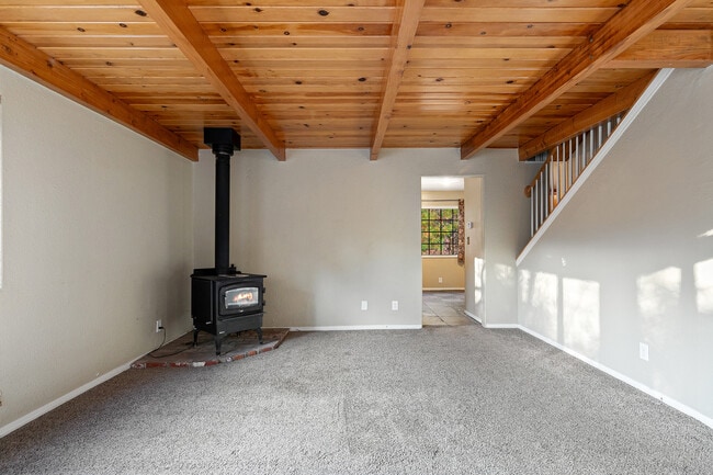 Building Photo - 32332 Inadale Ct