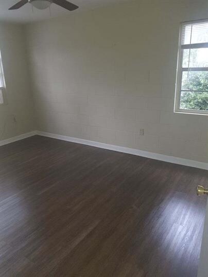 Foto del edificio - 3519 E 1st Ct