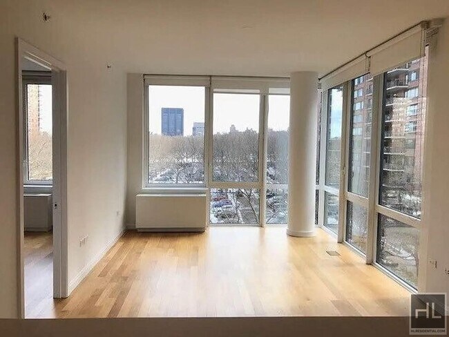 Building Photo - COLUMBUS AVENUE