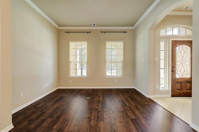 Foto del edificio - 4919 Grand Chateau Ln
