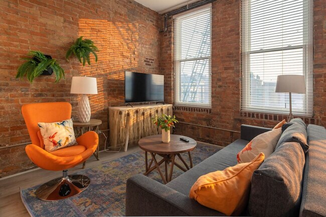 Foto del edificio - 1906 Elm St