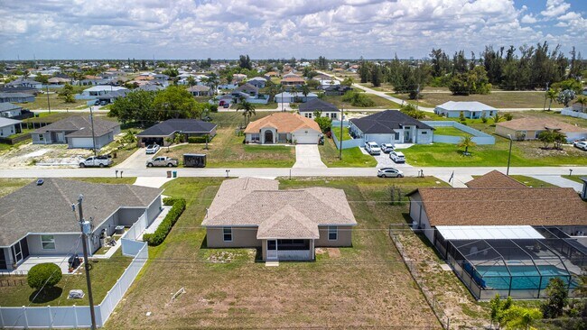 Building Photo - 3/2  Spacious home includes lawn care!